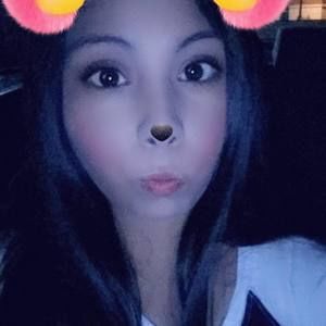 Meet your Posher, Claudia